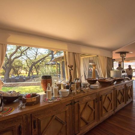 Tau Game Lodge Madikwe Wildreservaat Buitenkant foto
