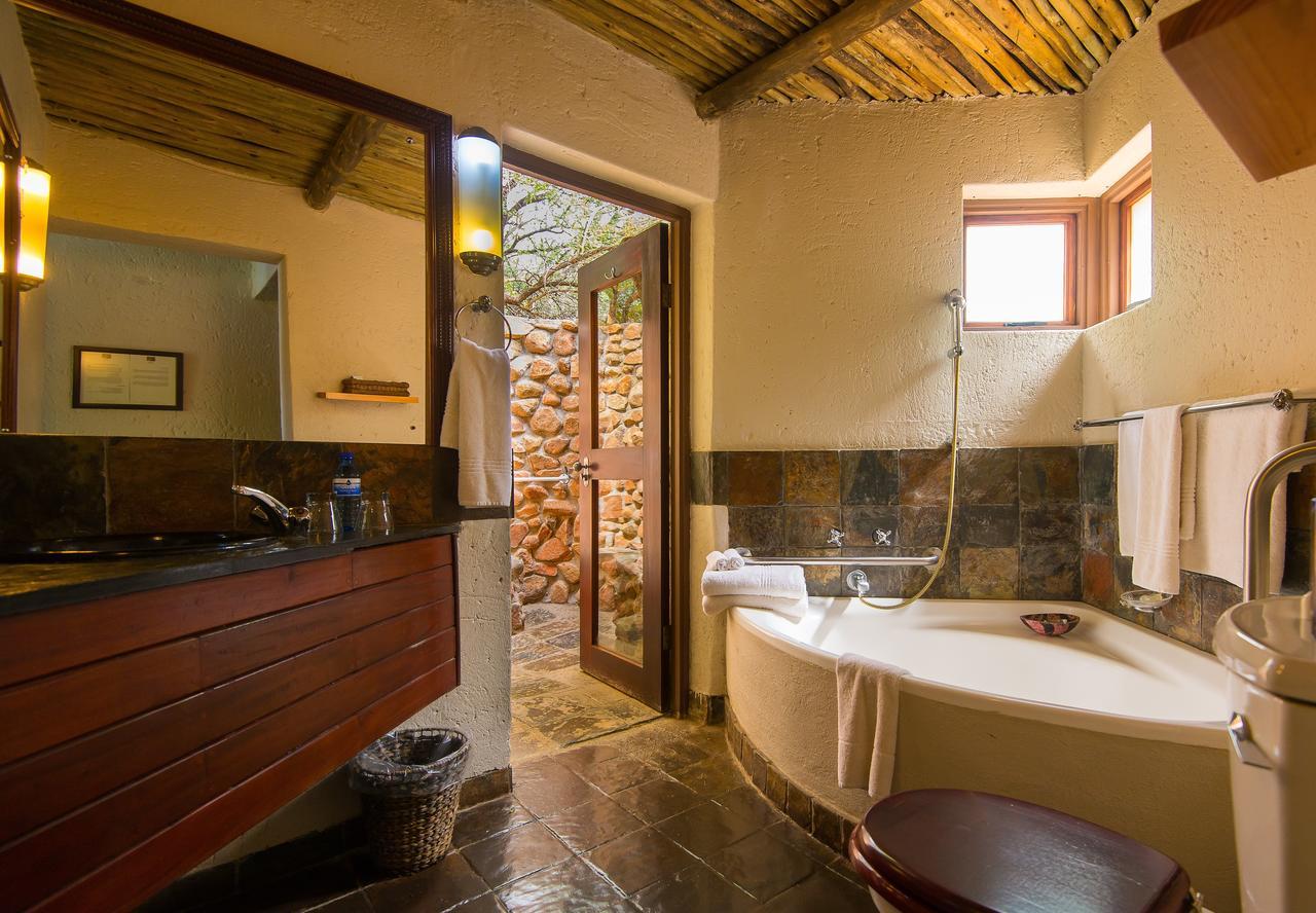 Tau Game Lodge Madikwe Wildreservaat Buitenkant foto
