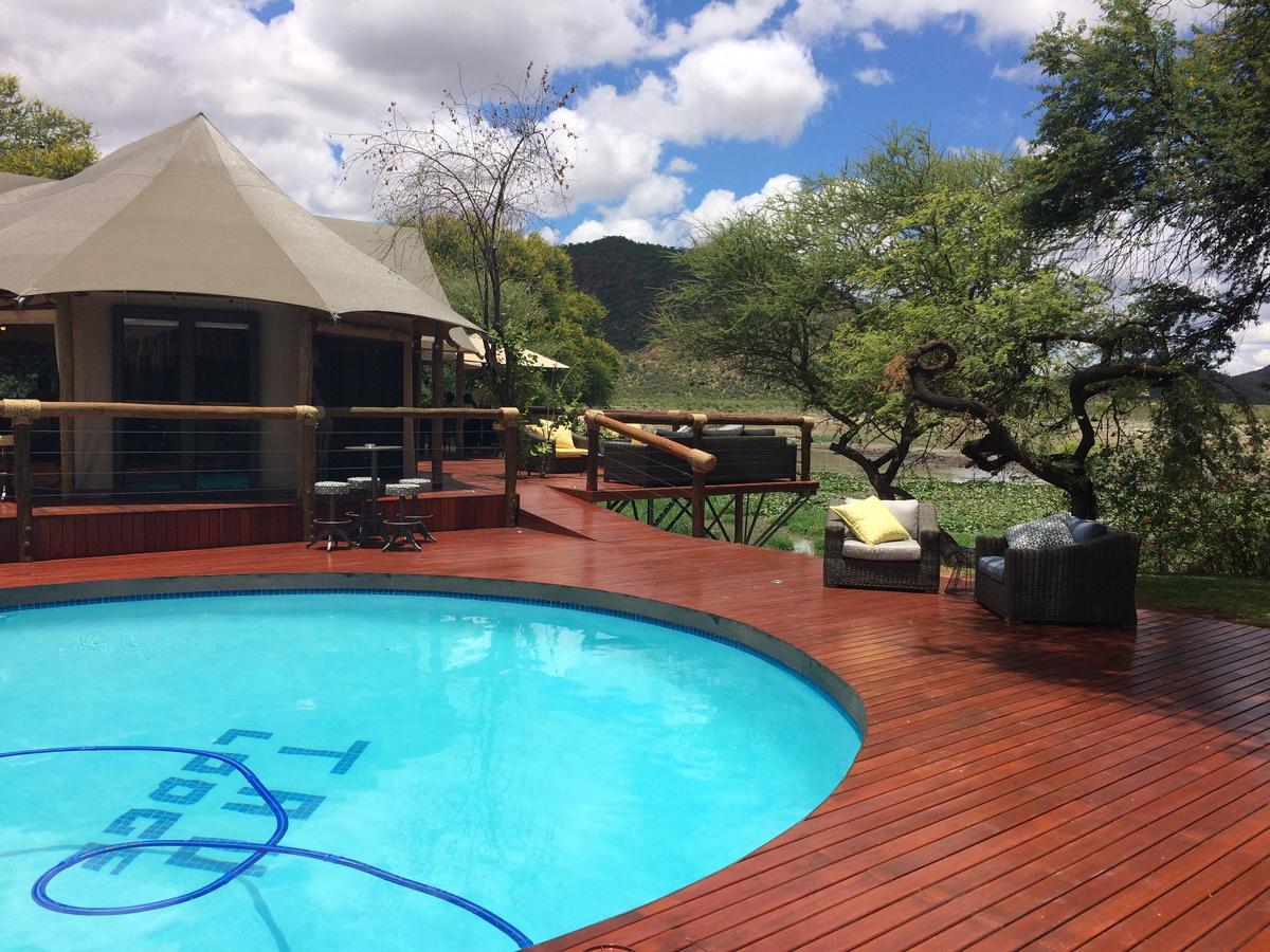 Tau Game Lodge Madikwe Wildreservaat Buitenkant foto