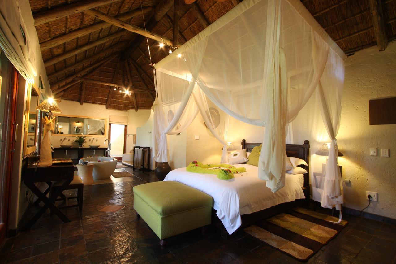 Tau Game Lodge Madikwe Wildreservaat Buitenkant foto