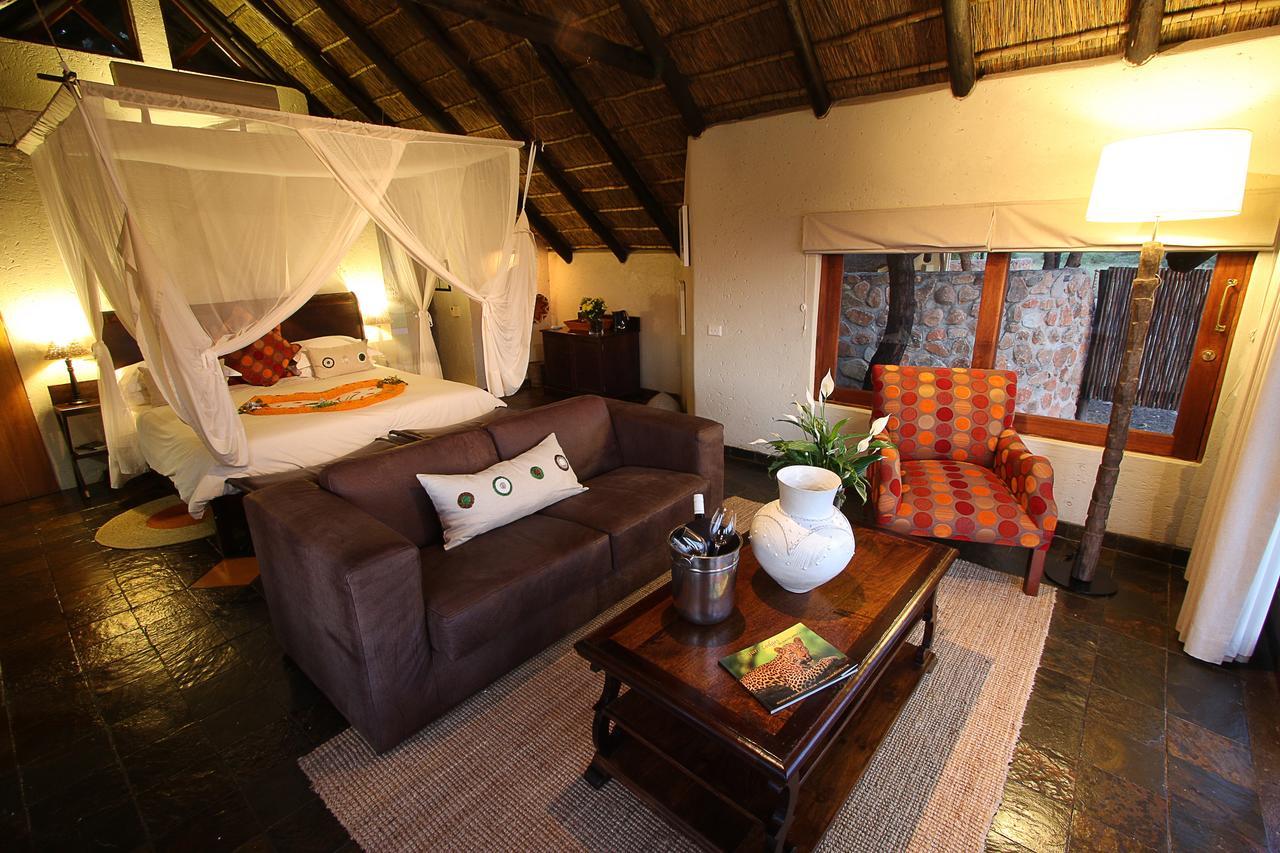 Tau Game Lodge Madikwe Wildreservaat Buitenkant foto