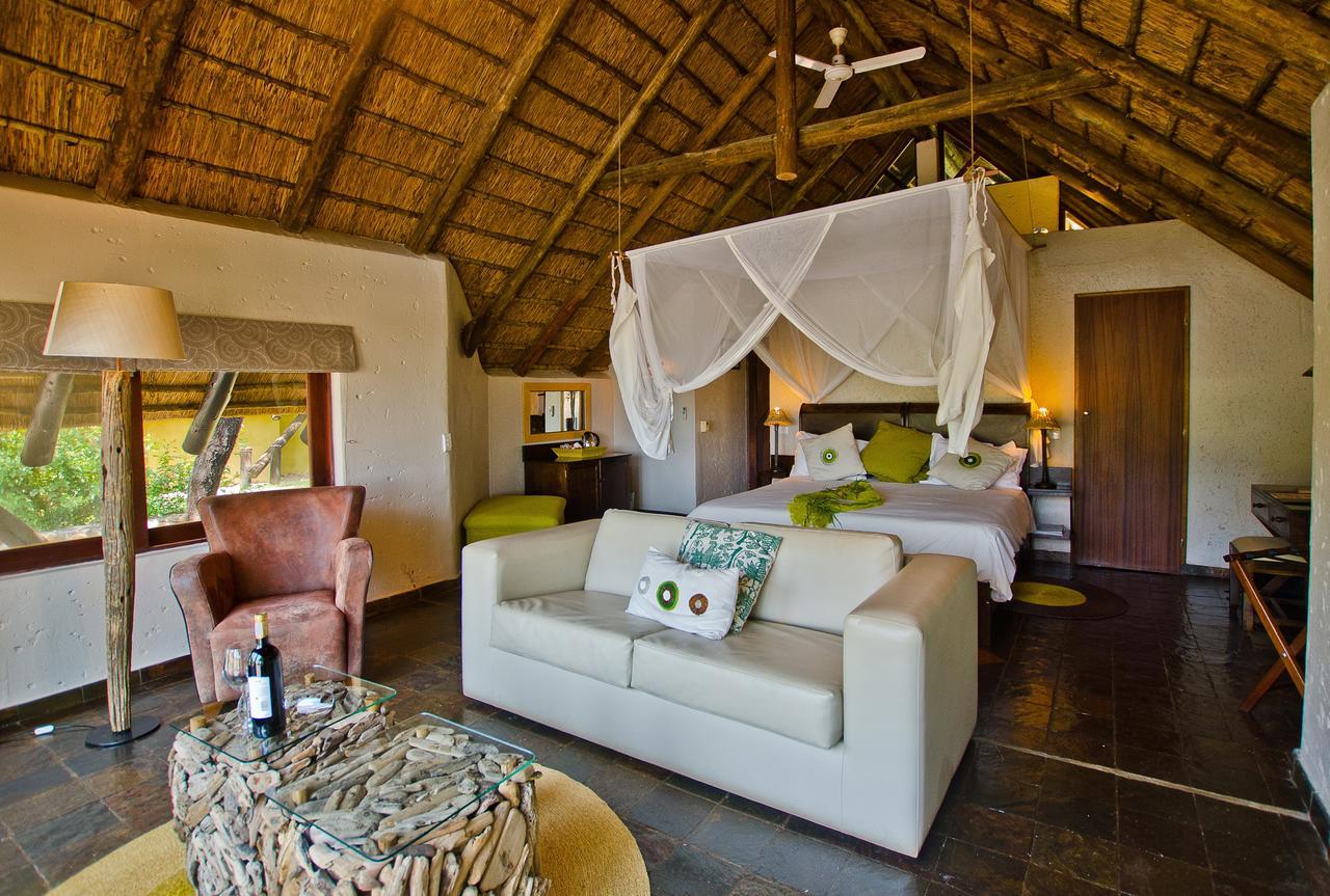 Tau Game Lodge Madikwe Wildreservaat Buitenkant foto