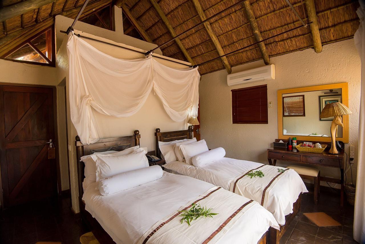 Tau Game Lodge Madikwe Wildreservaat Buitenkant foto
