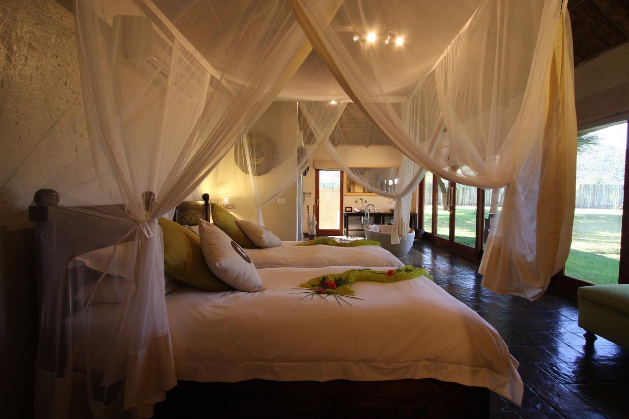 Tau Game Lodge Madikwe Wildreservaat Buitenkant foto