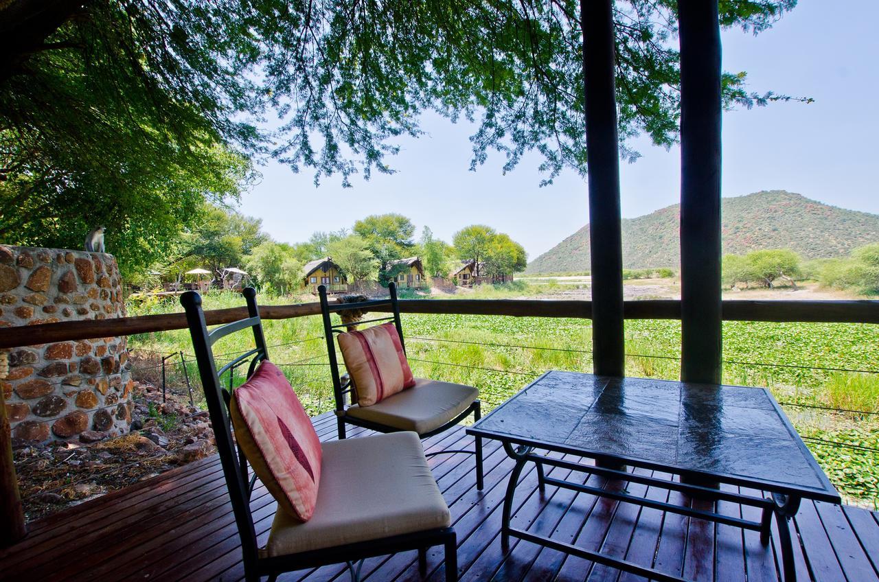 Tau Game Lodge Madikwe Wildreservaat Buitenkant foto