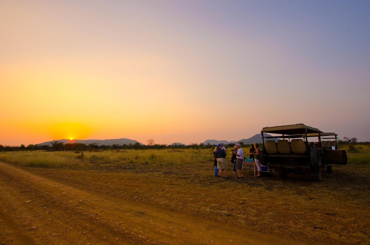Tau Game Lodge Madikwe Wildreservaat Buitenkant foto